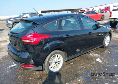 2017 Ford Focus Se z USA, uszkodzony, nr VIN 1FADP3K27HL274857